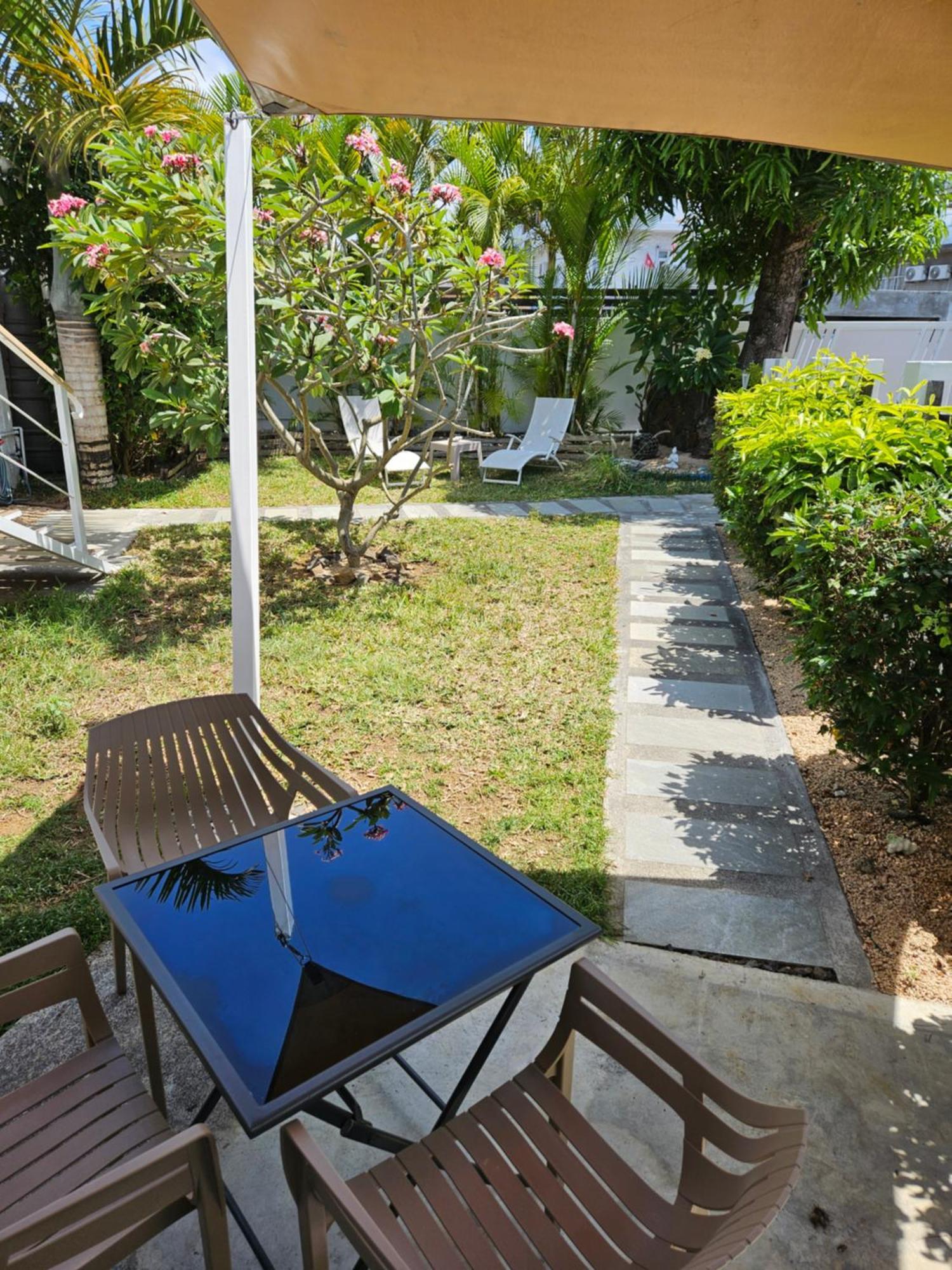 Casa Frangipani Mauritius Apartment Trou d'Eau Douce Bagian luar foto
